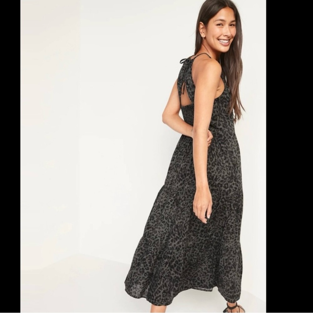 Old Navy Sleeveless Tiered Leopard-Print Maxi  Dress
Charcoal Gray large tall - Picture 2 of 5